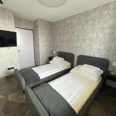 Apartment 7th Heaven *