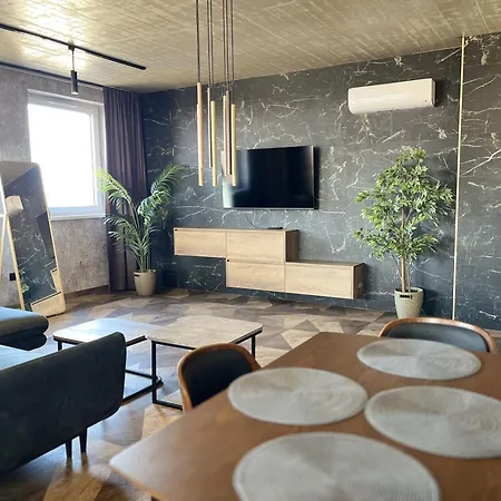 7th Heaven Apartment *